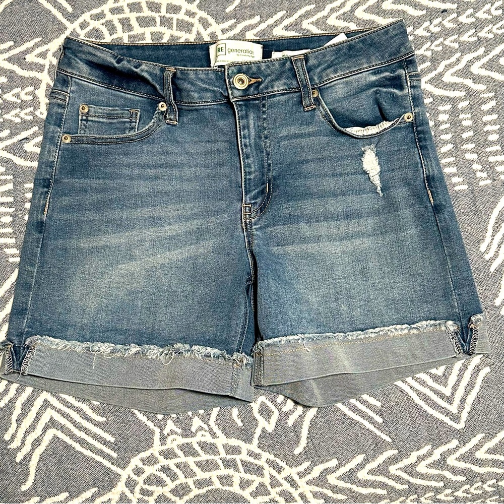 RE GENERATION Jean shorts size 7/28, stretch material like new